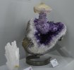 Calciet-op-amethyst.jpg