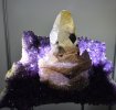 Calciet-op-amethyst-circa-50-kg.jpg